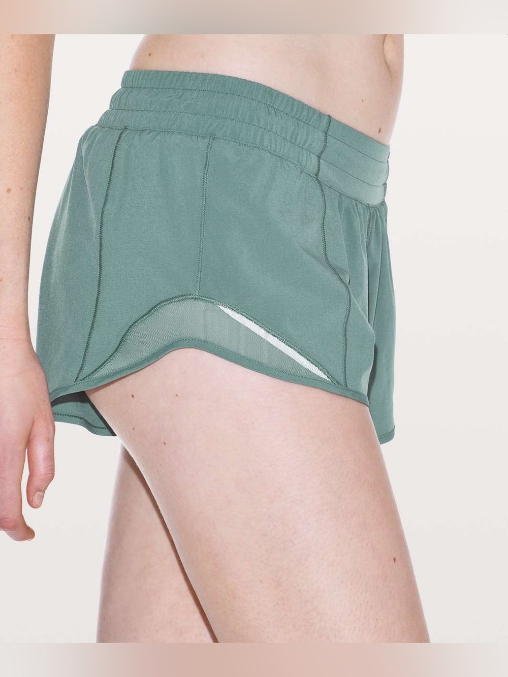 Lululemon Hotty Hot Lined Short 2.5” Frosted Pine Size 4